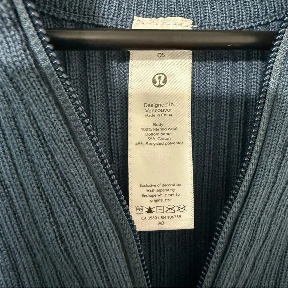 Lululemon On The Go Poncho Blue One Size Flawed - Picture 3 of 6